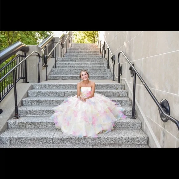 Worn one time ! I’m 5,3 100lbs - Picture 2 of 4